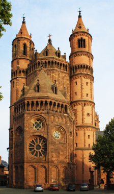Der Dom St. Peter zu solucanlar