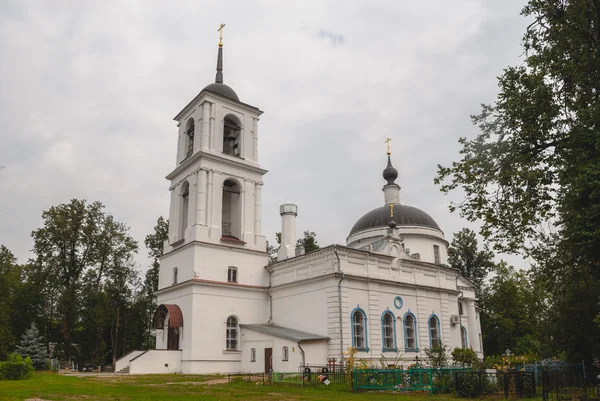 Régi ortodox vidéki templom — Stock Fotó