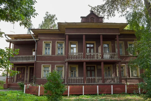 Arquitectura rusa provincial del norte de madera — Foto de Stock