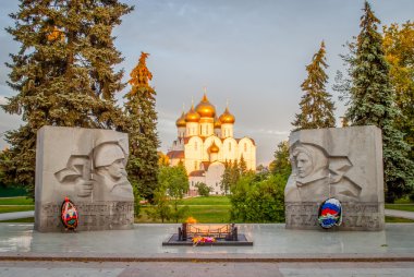 Yaroslavl Anıtı ebedi ateşte