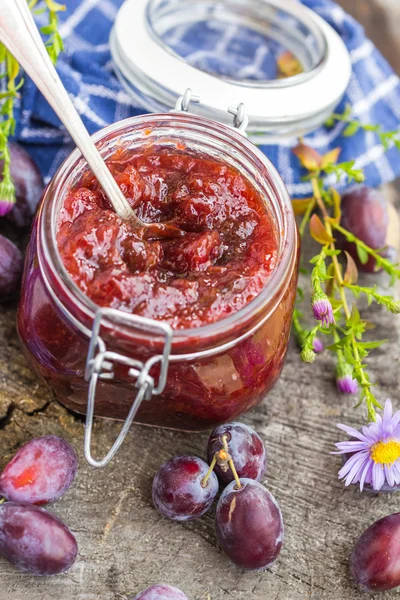 Hausgemachte Konfitüren leckere Pflaumenmarmelade — Stockfoto