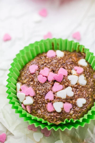 Gli amanti dei biscotti cuori muffin colorati — Foto Stock