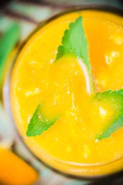 Taze portakal suyu stevia bırakır