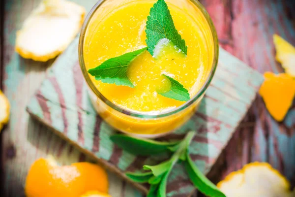 Sommergetränk Orangenmousse Stevia — Stockfoto