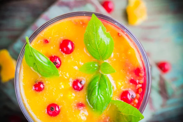 Saúde de fruto Mousse de passa de Corinto de laranja de verão — Fotografia de Stock