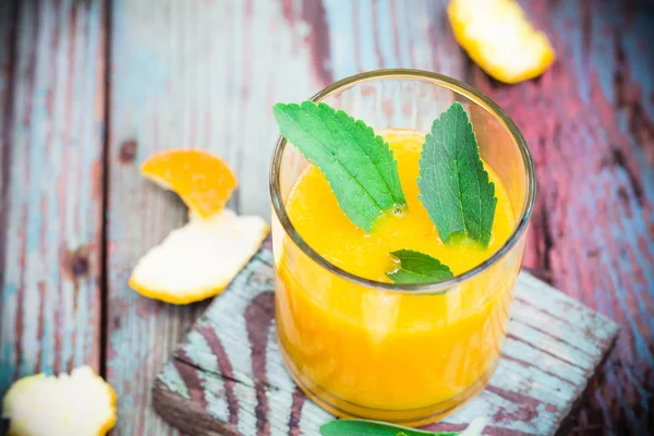 Zomer drankje oranje mousse stevia — Stockfoto