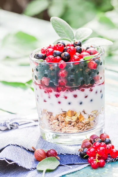 Alimentation saine muesli fruits frais colorés — Photo