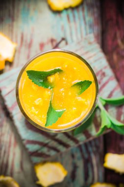 Taze portakal suyu stevia bırakır