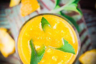 Taze portakal suyu stevia bırakır