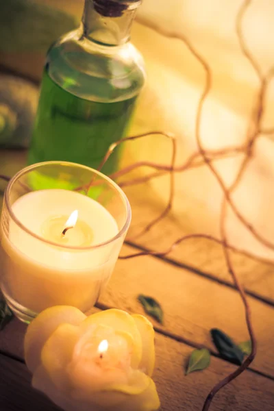 Lotion corporelle bougies aromatiques session spa — Photo