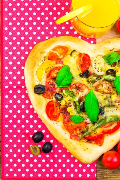 Closeup pizza cheese meat vegetables — Stock Photo, Image