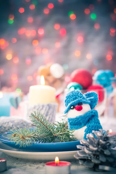 Christmas festive xmas eve table board setting New Year snowman — Stock Photo, Image