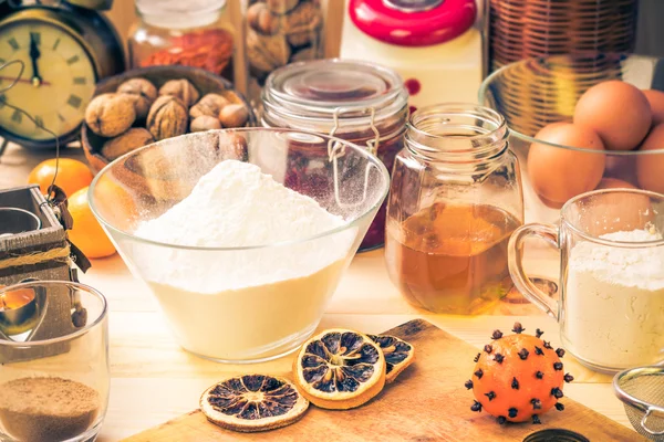 Ingredientes preparación helado Navidad jengibre mesa de cocina — Foto de Stock