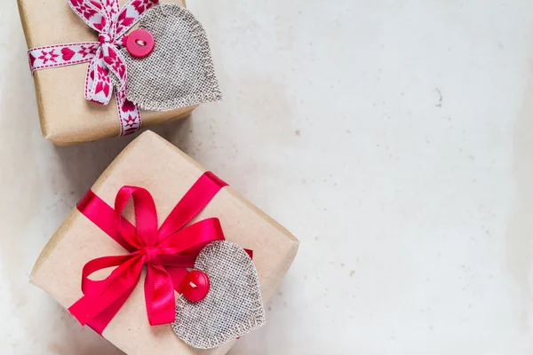 Regali di San Valentino cuori cuciti a mano vecchia carta — Foto Stock