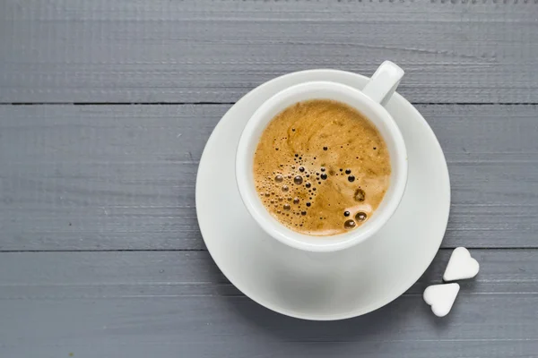 San Valentín taza de café tablas de azúcar cubos corazón —  Fotos de Stock