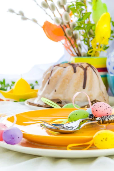 Sirviendo huevos de pastel de Pascua —  Fotos de Stock