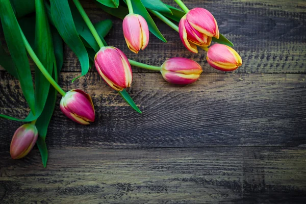 Arte abstracto fondo primavera tulipanes diseño de madera — Foto de Stock