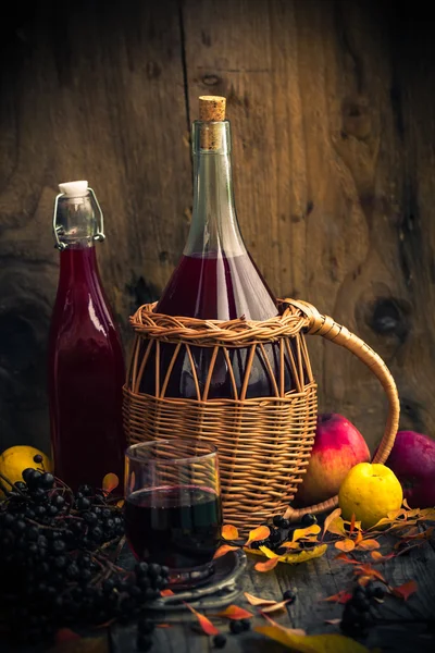 Sonbahar mutfak tentür chokeberry sahne vintage