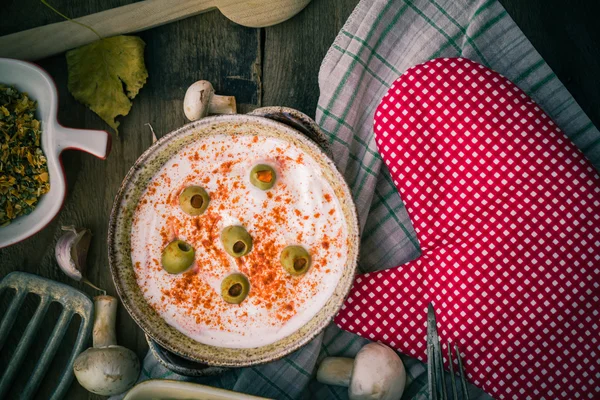 Krema sos zeytin ve tatlı biber — Stok fotoğraf