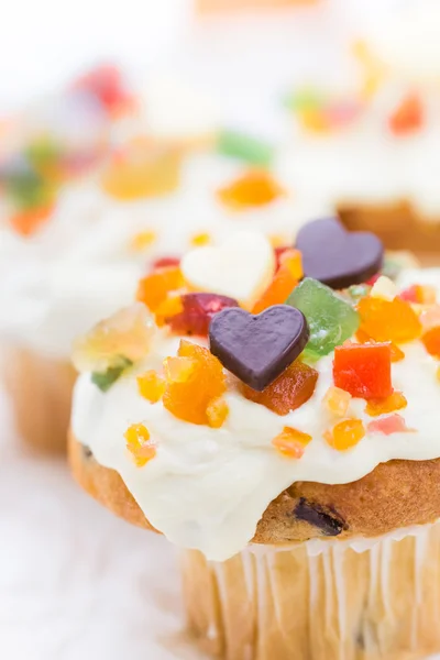 Valentinstag süßer Wahnsinn süße Muffins Sahne — Stockfoto