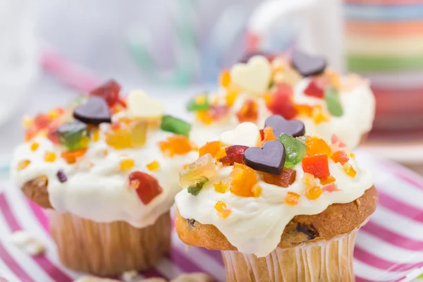 Valentinstag süßer Wahnsinn süße Muffins Sahne — Stockfoto