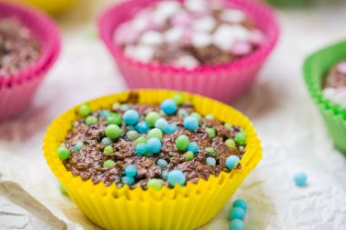 Renkli vertigo muffins farklı renkler