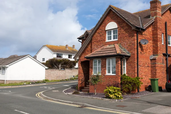 Casa típica de ladrillo rojo, Inglaterra . — Foto de Stock