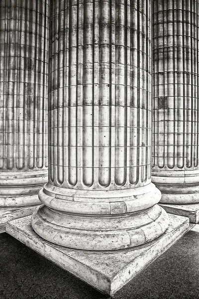 Classical columns at the front of the pantheon in Paris — Stock Photo, Image