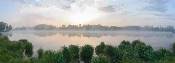 Blauw Meer Met Bewolkte Lucht Natuur Serie — Stockfoto