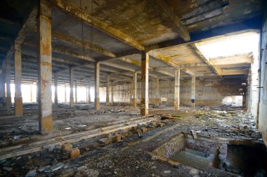 bir çok ağır kirli Sanayi Fabrikası kalıntıları, yer endüstriyel serisi Avrupa'nın en kirli kentlerinden biri olarak bilinen yapıldı.