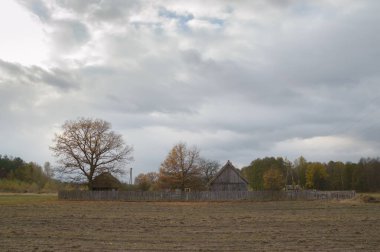 Güneşli bir günde binanın tarihi mimarisi