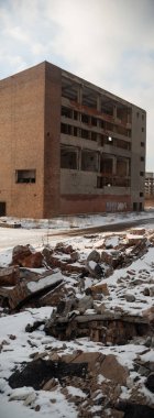 Çok kirlenmiş endüstriyel bir fabrikanın kalıntıları, sanayi serisi.