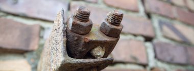 Çok kirlenmiş endüstriyel bir fabrikanın kalıntıları, sanayi serisi.