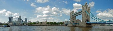 Tower Bridge Thames Nehri üzerinde
