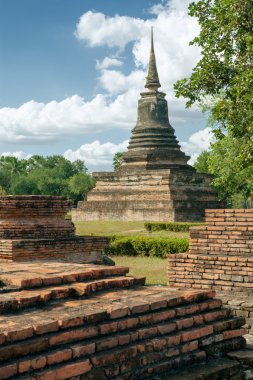 Panorama görünümünü eski wat Ayutthaya tarihi park, Tayland