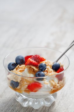 güzel taze nefis parfait görünümünü geri renk üzerinde kapatın