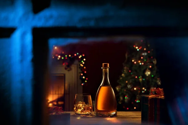 Close Zicht Glas Met Whisky Fles Nieuwjaar Terug — Stockfoto