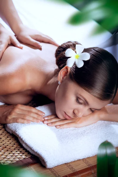 Portrait Young Beautiful Woman Spa Environment — Stock Photo, Image