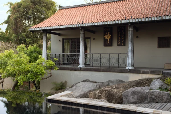 Blick Auf Schöne Villa China Stil Tropischer Umgebung — Stockfoto