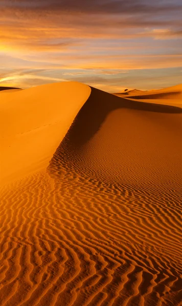 Піски і захід сонця — стокове фото