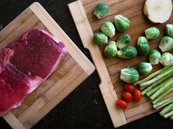 Carne y hortalizas —  Fotos de Stock