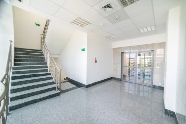 merdiven. ofis girişi