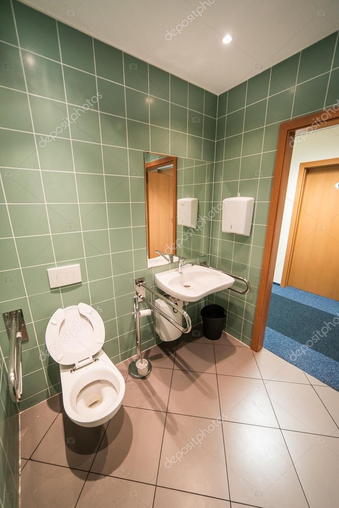 cuarto de baño para el minusválido — Fotos de Stock © antos777 ... cuarto de baño para el minusválido — Fotos de Stock © antos777 ...