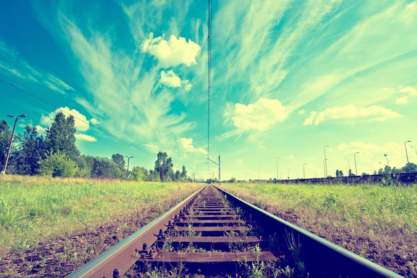 鉄道 - 青い空 — ストック写真