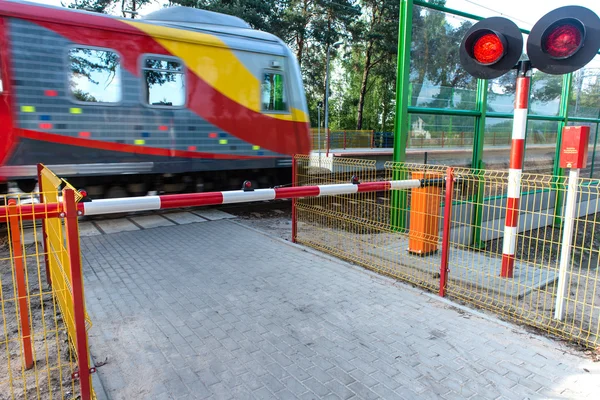 Crossing the railway track — Stock Photo, Image