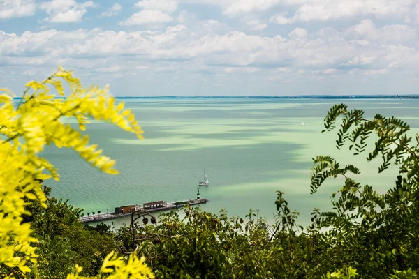 Krajina - velké jezero — Stock fotografie