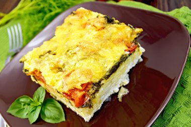 Domates ve ıspanak gemide ile pasta patates