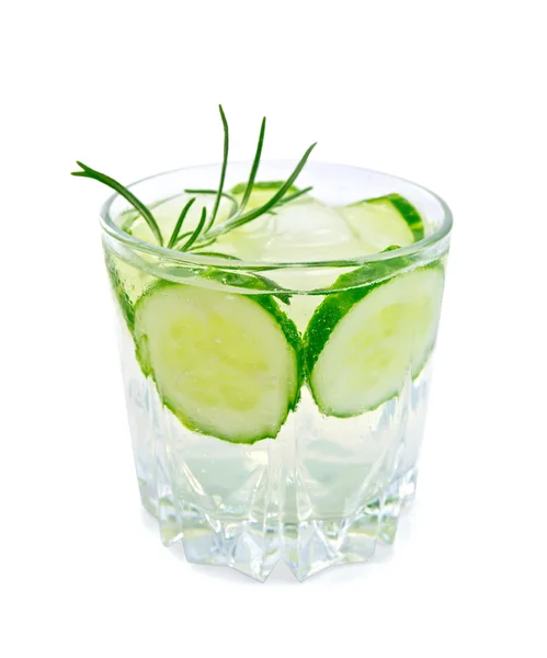 Limonade mit Gurke und Rosmarin im Glas — Stockfoto