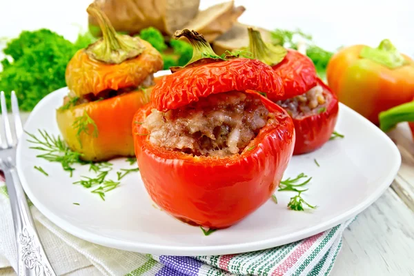 Pepper stuffed meat and rice in plate on table — Stock Photo, Image