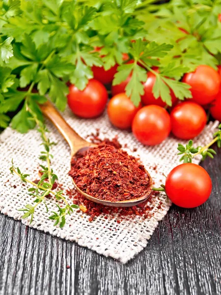 Dried Tomato Flakes Spoon Burlap Fresh Small Tomatoes Parsley Thyme — Stock Photo, Image
